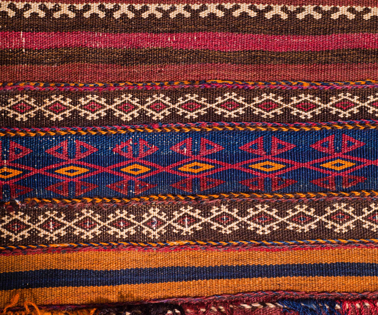 Handcrafted Kilim from Central Afghanistan - Hand-Knotted &amp; Hand-Woven, 372x145 cm