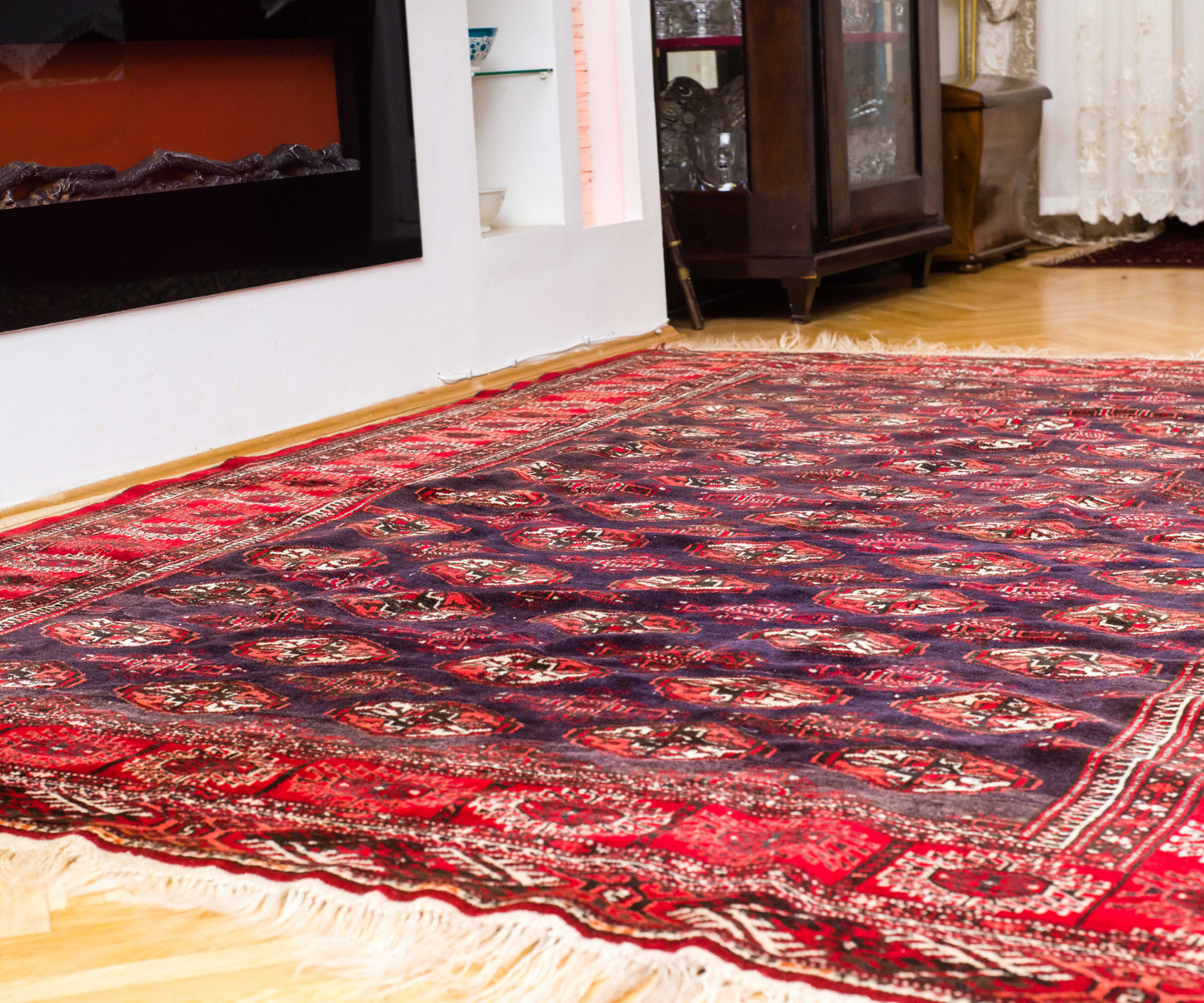 Vintage Turkmen Bukhara Rug - 20th Century Hand-Knotted Wool